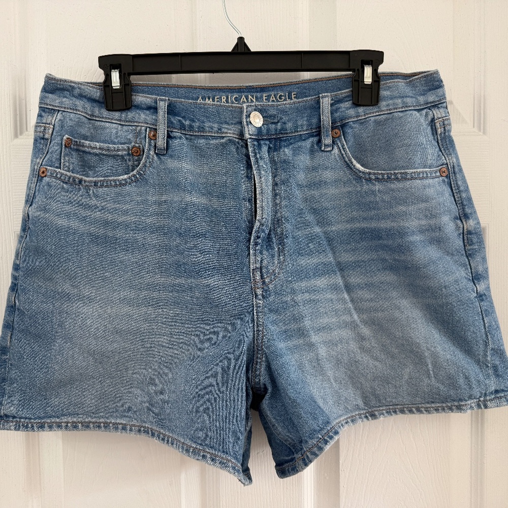 American Eagle Women's Super High Rise Relaxed Short - Size 12